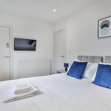3 Bed Refurbished, Modern House, Wifi, Patio Area Villa Sheffield Kültér fotó