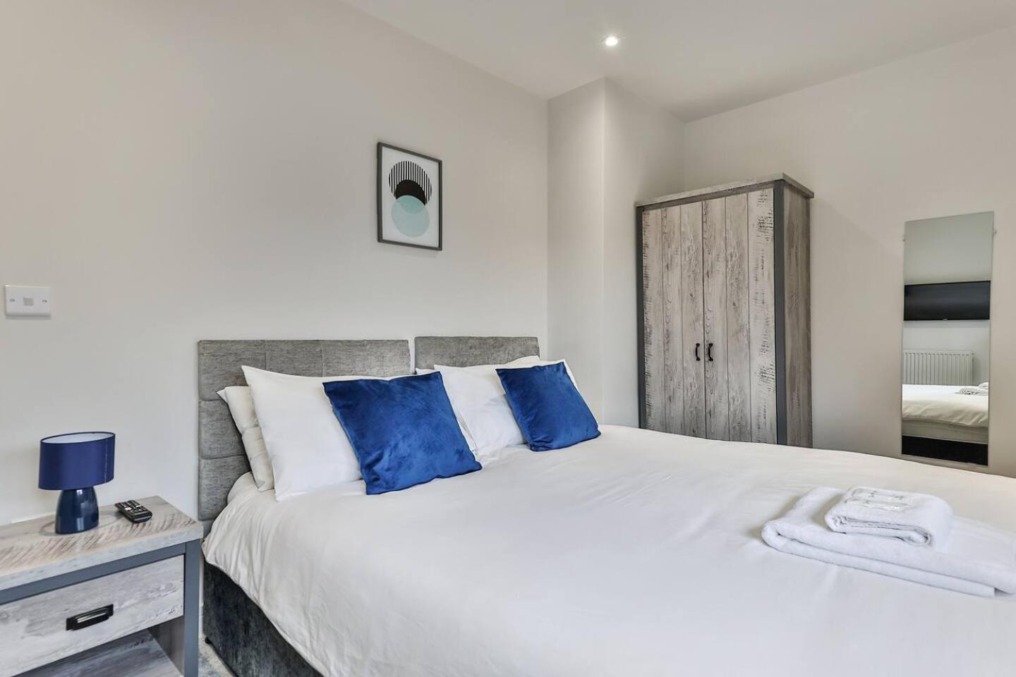 3 Bed Refurbished, Modern House, Wifi, Patio Area Villa Sheffield Kültér fotó